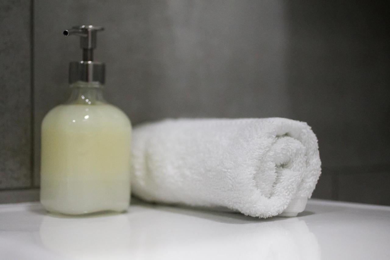 Athena'S Hideaway- Fully Renovated- Absolute Best Location 외부 사진